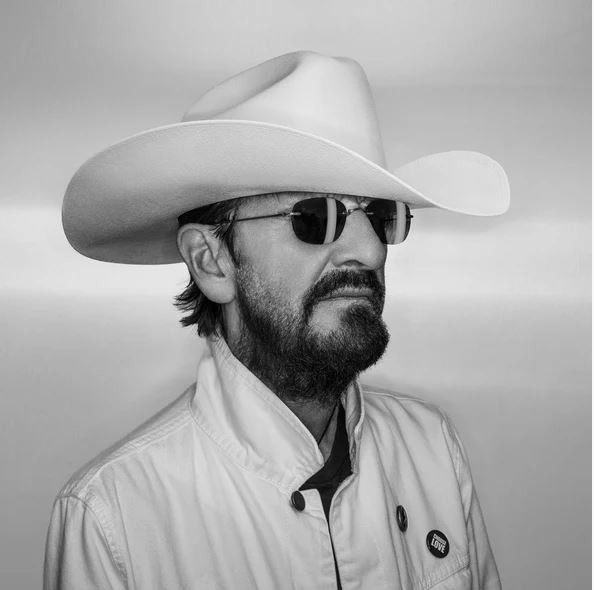 0602475201083 copertina Ringo Starr look up