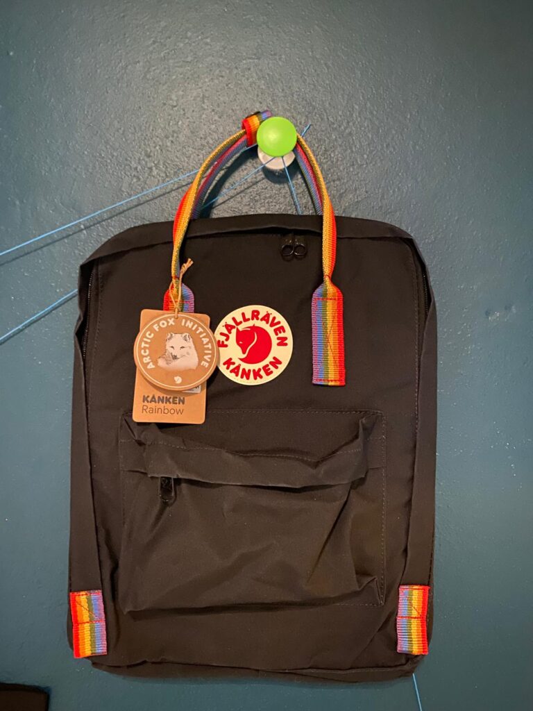 zaino kanken fjallraven nero multicolor arcobaleno
